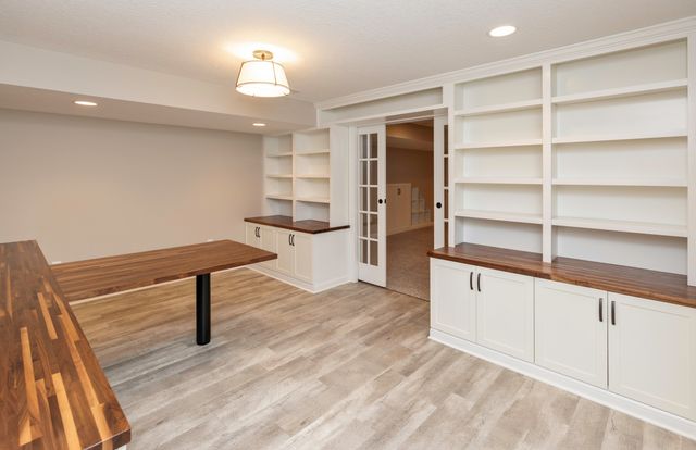 320 S 86th Street, West Des Moines, IA 50266