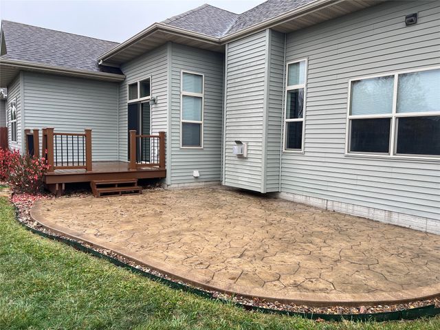 320 S 86th Street, West Des Moines, IA 50266