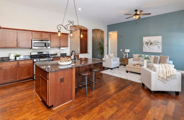 320 S 86th Street, West Des Moines, IA 50266