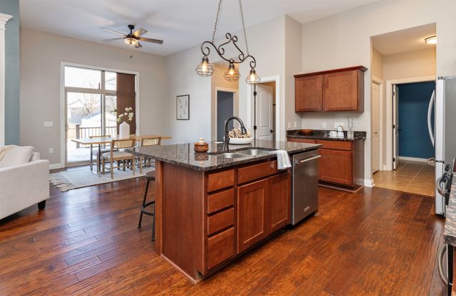 320 S 86th Street, West Des Moines, IA 50266