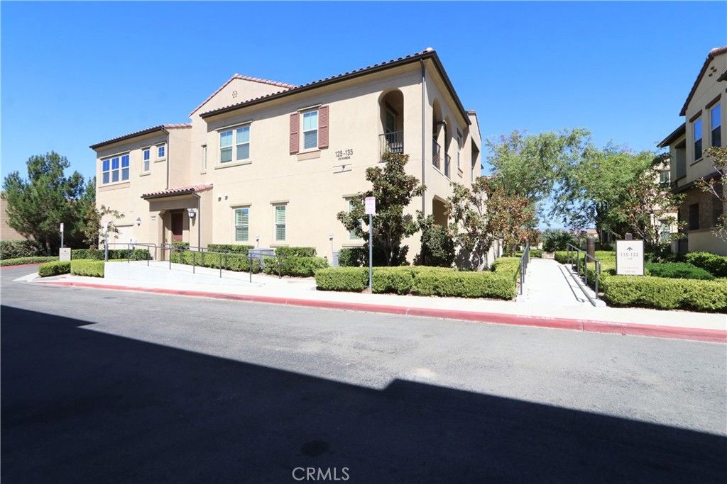 129 Carlow, Irvine, CA 92618 — exterior