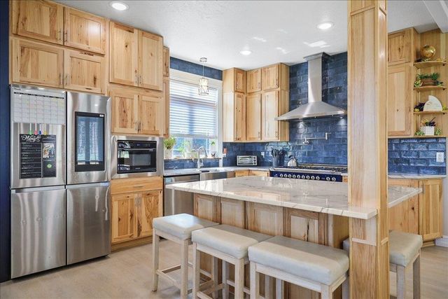 5710 E Greenbluff Rd, Colbert, WA 99005