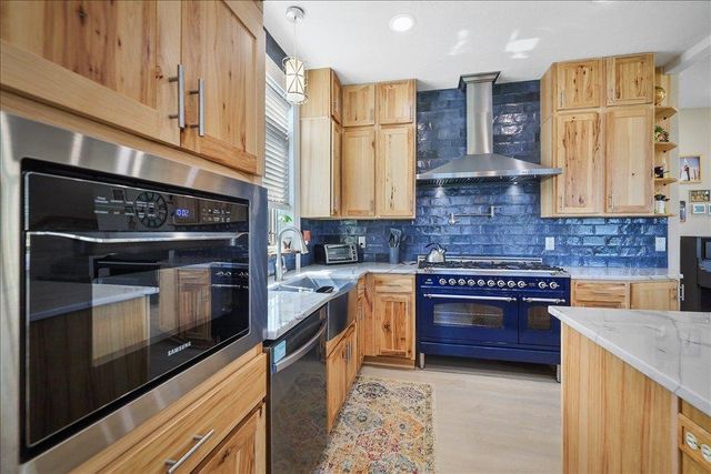 5710 E Greenbluff Rd, Colbert, WA 99005