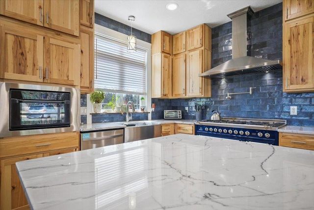 5710 E Greenbluff Rd, Colbert, WA 99005