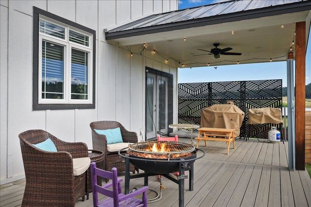 5710 E Greenbluff Rd, Colbert, WA 99005
