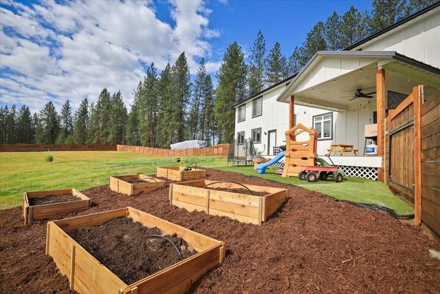 5710 E Greenbluff Rd, Colbert, WA 99005