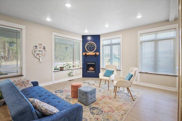 5710 E Greenbluff Rd, Colbert, WA 99005