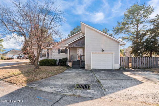 769 Dayflower Court, Vass, NC 28394