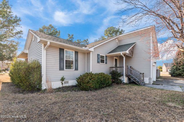 769 Dayflower Court, Vass, NC 28394