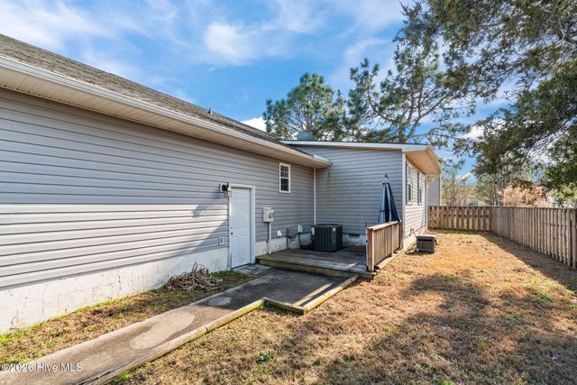 769 Dayflower Court, Vass, NC 28394