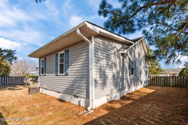 769 Dayflower Court, Vass, NC 28394