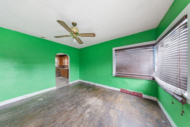 317 E Lincolnway, La Porte, IN 46350