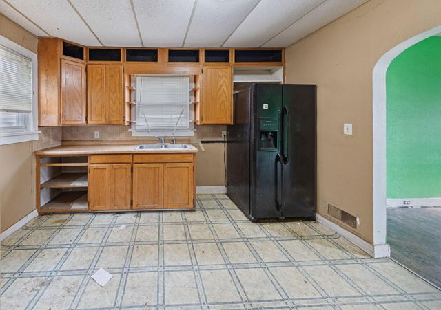 317 E Lincolnway, La Porte, IN 46350