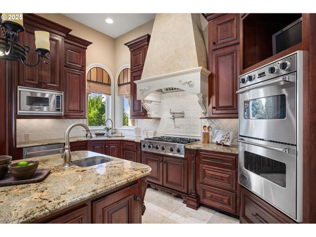 9523 Sw STONECREEK Dr, Beaverton, OR 97007