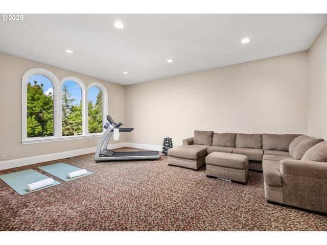 9523 Sw STONECREEK Dr, Beaverton, OR 97007