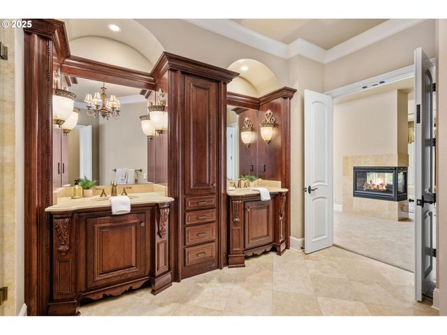 9523 Sw STONECREEK Dr, Beaverton, OR 97007
