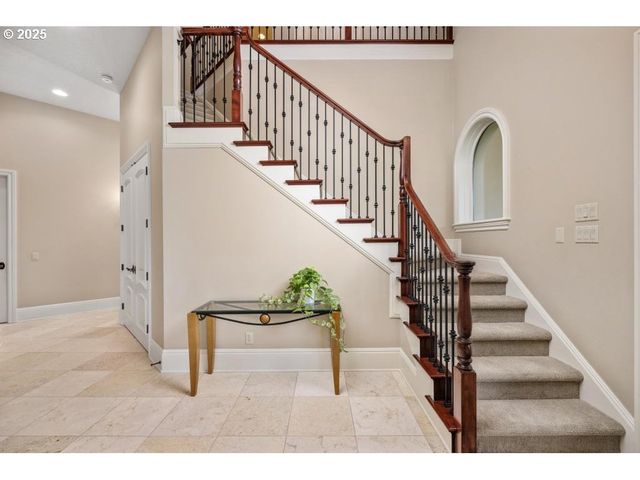 9523 Sw STONECREEK Dr, Beaverton, OR 97007