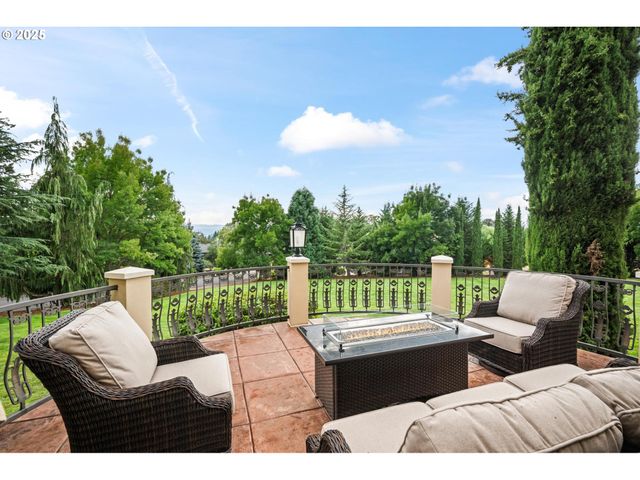 9523 Sw STONECREEK Dr, Beaverton, OR 97007