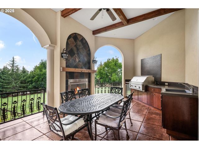 9523 Sw STONECREEK Dr, Beaverton, OR 97007
