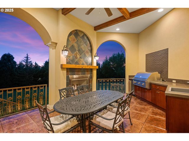 9523 Sw STONECREEK Dr, Beaverton, OR 97007