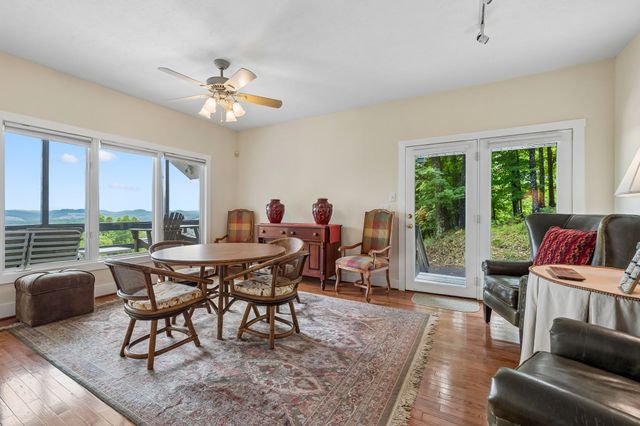8 Matthews Mountain Ln, Carthage, TN 37030