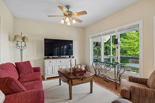 8 Matthews Mountain Ln, Carthage, TN 37030