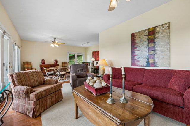 8 Matthews Mountain Ln, Carthage, TN 37030