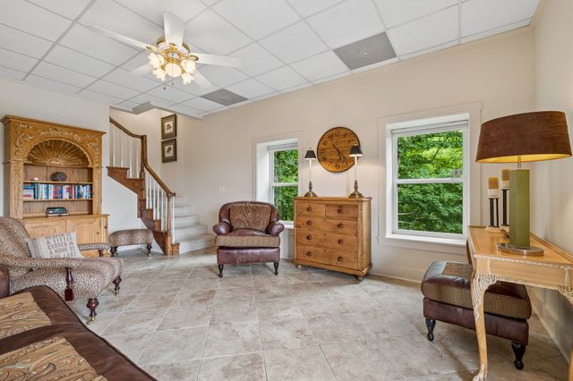 8 Matthews Mountain Ln, Carthage, TN 37030
