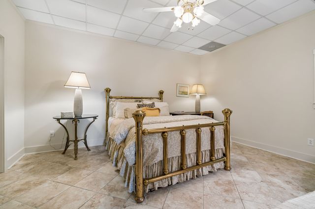 8 Matthews Mountain Ln, Carthage, TN 37030