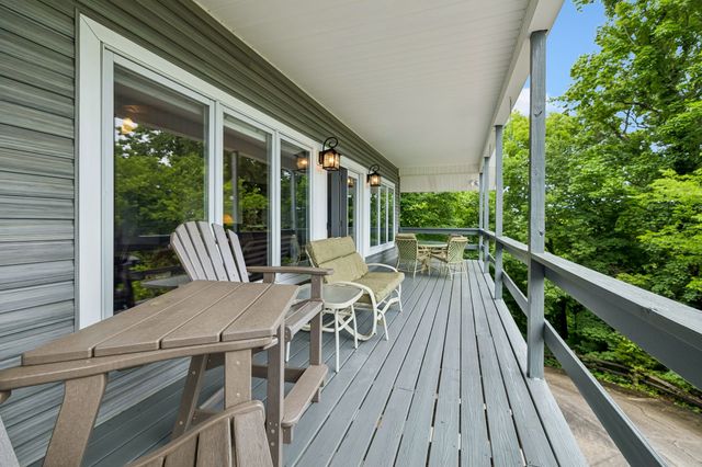 8 Matthews Mountain Ln, Carthage, TN 37030