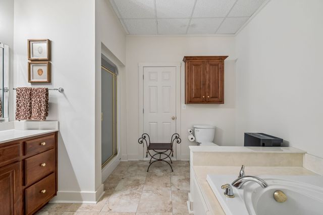 8 Matthews Mountain Ln, Carthage, TN 37030