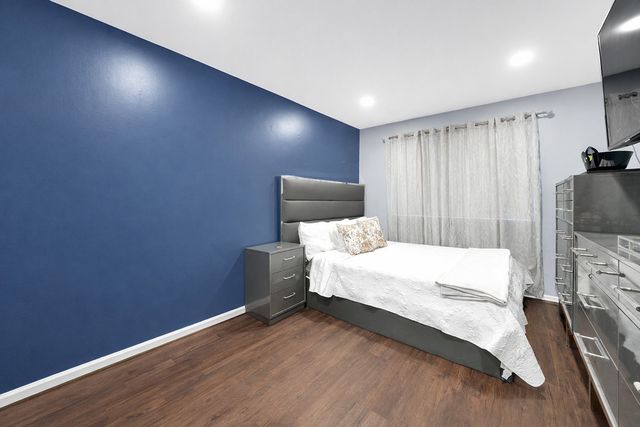 4112 W 98th Street 102, Oak Lawn, IL 60453