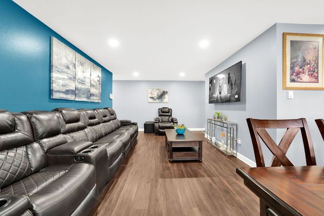 4112 W 98th Street 102, Oak Lawn, IL 60453