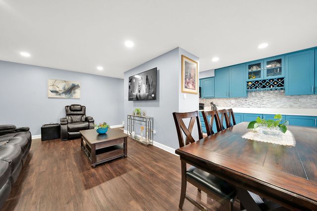 4112 W 98th Street 102, Oak Lawn, IL 60453