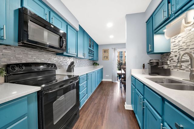 4112 W 98th Street 102, Oak Lawn, IL 60453