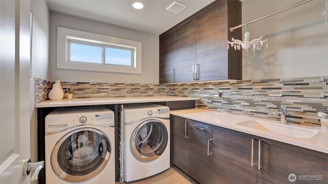 3319 Burnett Avenue N, Renton, WA 98056