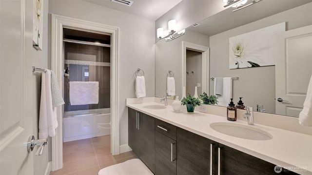 3319 Burnett Avenue N, Renton, WA 98056