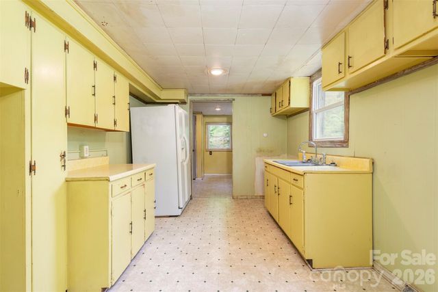 80 Webb Cove Road, Asheville, NC 28804