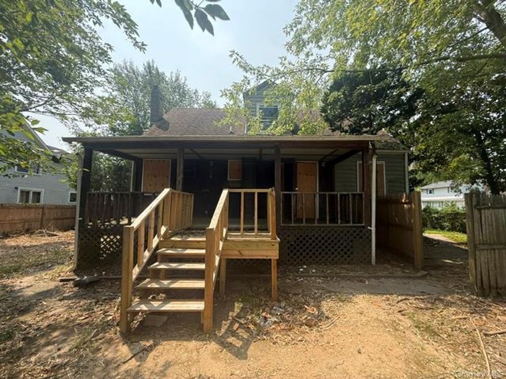 57 clinton Avenue, Patchogue, NY 11772 — photo 4