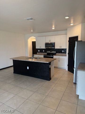 8046 Gopher Tortoise TRL, Lehigh Acres, FL 33972