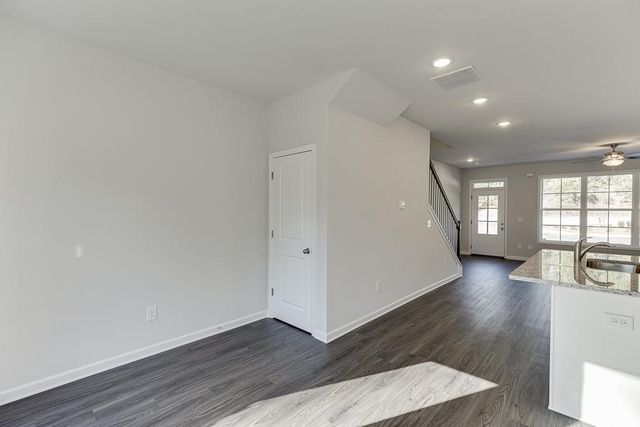 375 Collins Industrial Way, Lawrenceville, GA 30043