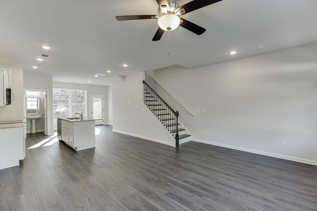 375 Collins Industrial Way, Lawrenceville, GA 30043