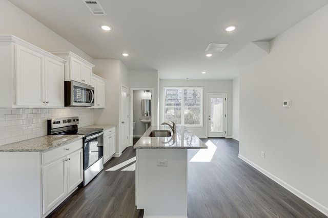 375 Collins Industrial Way, Lawrenceville, GA 30043