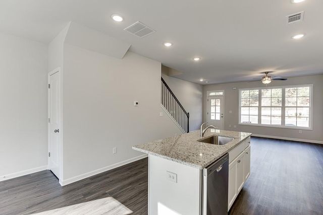 375 Collins Industrial Way, Lawrenceville, GA 30043