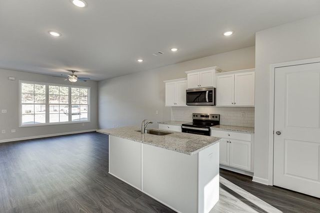 375 Collins Industrial Way, Lawrenceville, GA 30043