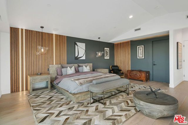 1500 Viewsite Terrace, Los Angeles, CA 90069