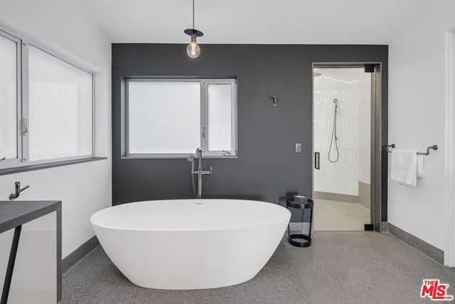 1500 Viewsite Terrace, Los Angeles, CA 90069