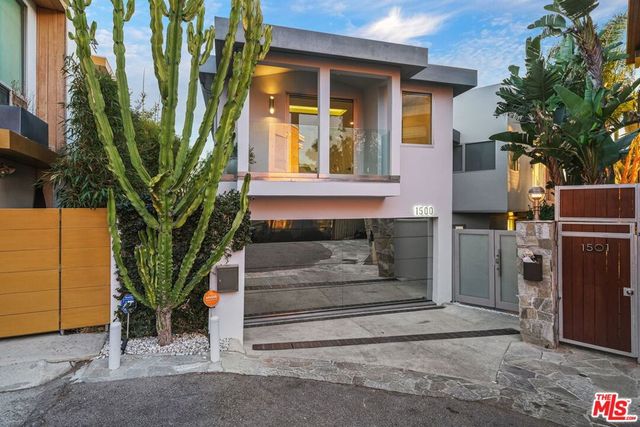 1500 Viewsite Terrace, Los Angeles, CA 90069