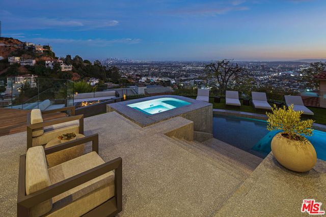 1500 Viewsite Terrace, Los Angeles, CA 90069