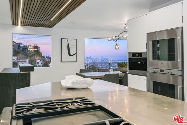 1500 Viewsite Terrace, Los Angeles, CA 90069